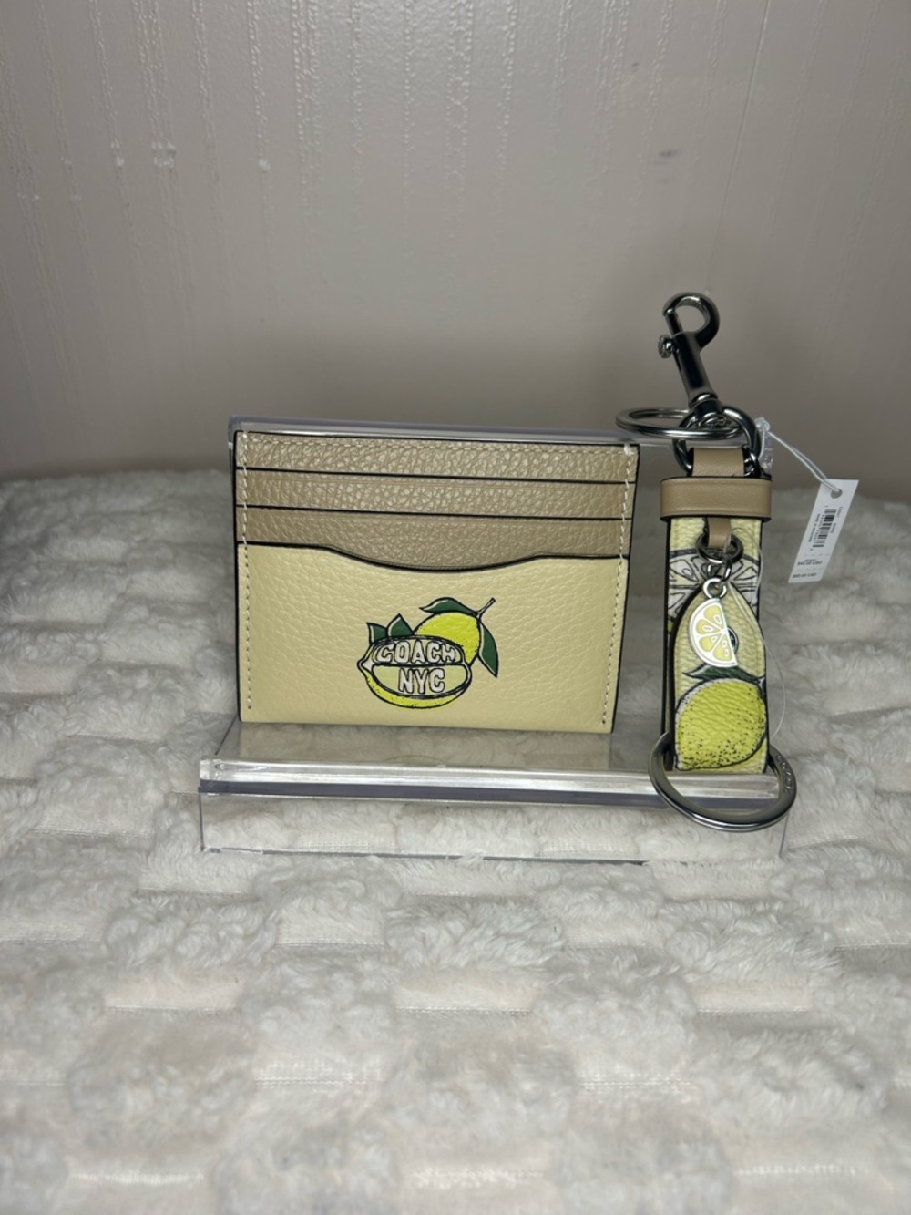 Coach NYC Lemon card case & NYC Lemon Key Chain - Picture 2 of 7